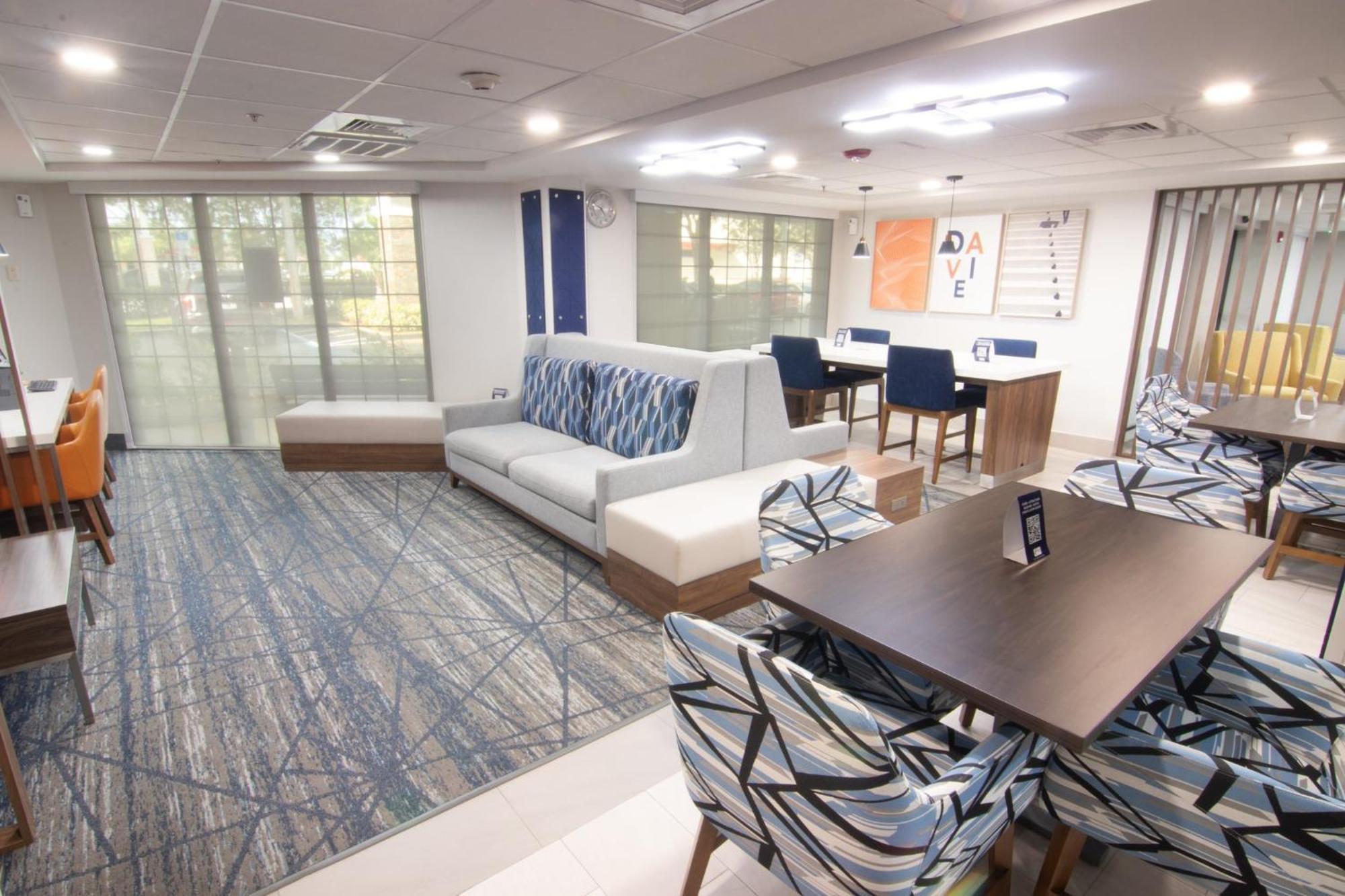 Holiday Inn Express And Suites Fort Lauderdale Airport West By Ihg Davie Dış mekan fotoğraf