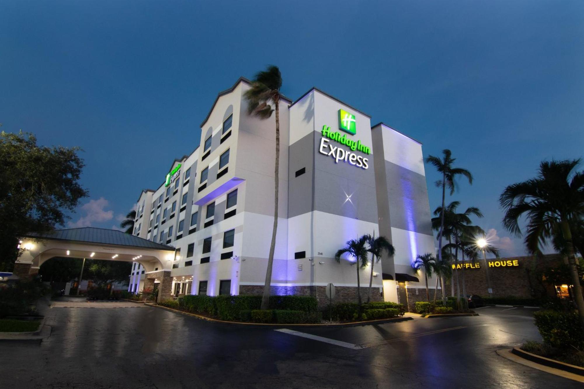 Holiday Inn Express And Suites Fort Lauderdale Airport West By Ihg Davie Dış mekan fotoğraf