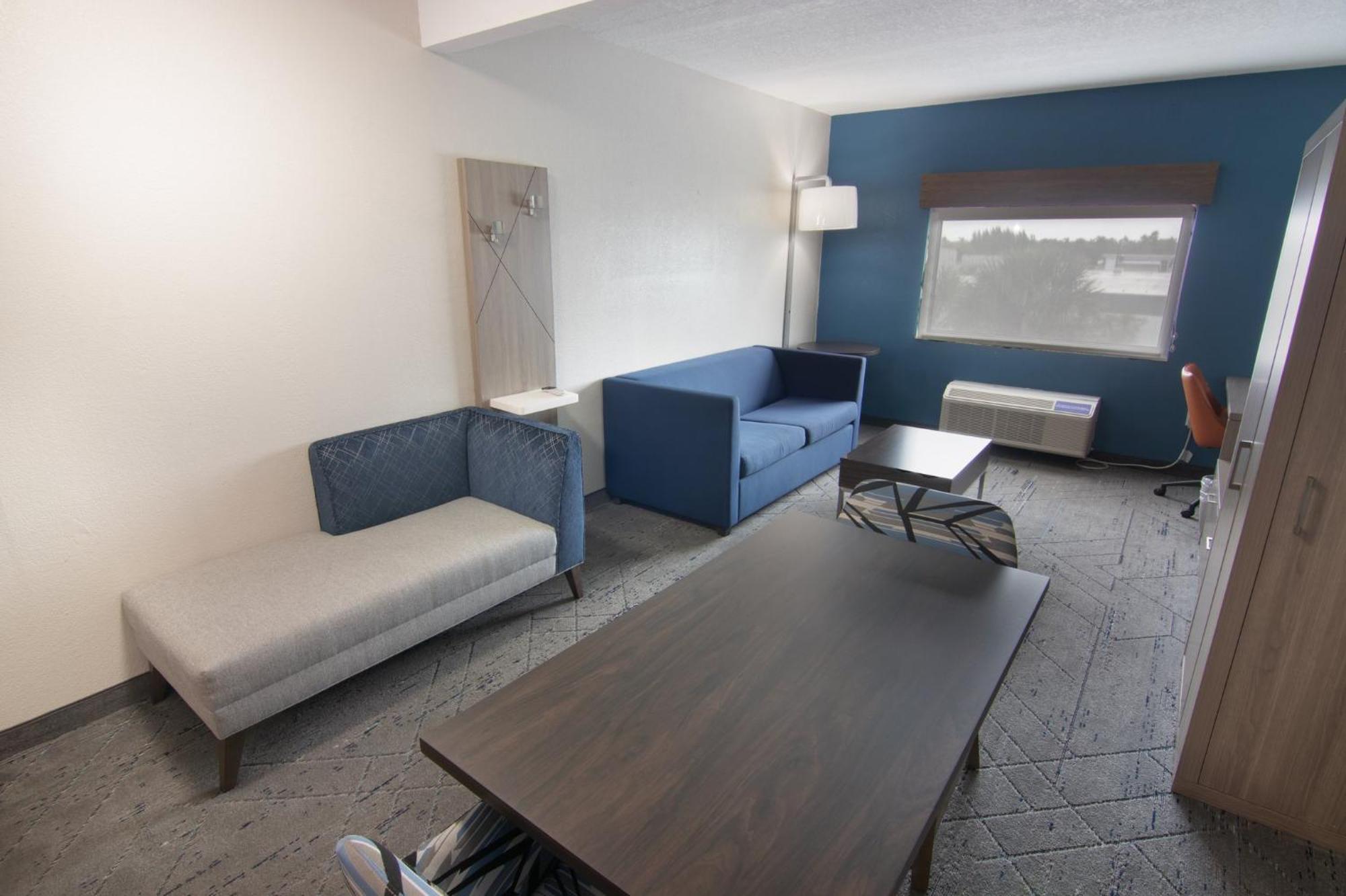 Holiday Inn Express And Suites Fort Lauderdale Airport West By Ihg Davie Dış mekan fotoğraf